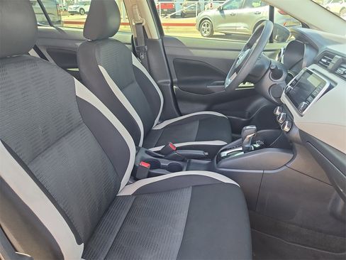 Used 2021 Nissan Versa SV image 10