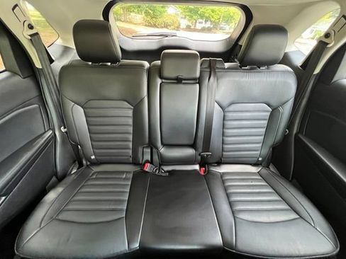 Used 2016 Ford Edge SEL w/ Equipment Group 201A AWD/4WD image 23