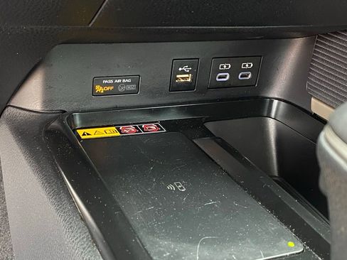 Used 2025 Toyota Camry SE FWD image 21