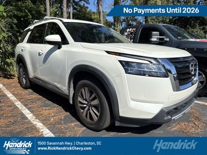 Used 2022 Nissan Pathfinder SL