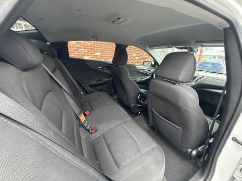Used 2020 Chevrolet Malibu LT image 25