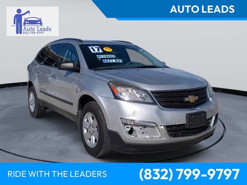 Used 2017 Chevrolet Traverse LS image 1
