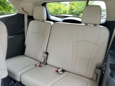 Used 2023 Buick Enclave Essence w/ Experience Buick Package FWD image 29
