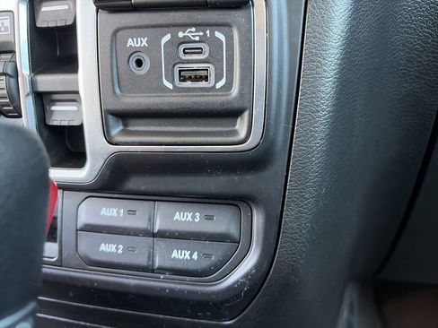 Used 2022 Jeep Wrangler Unlimited Sport image 29