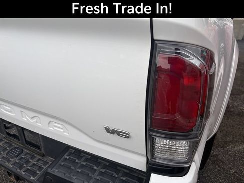 Used 2023 Toyota Tacoma Limited AWD/4WD image 10
