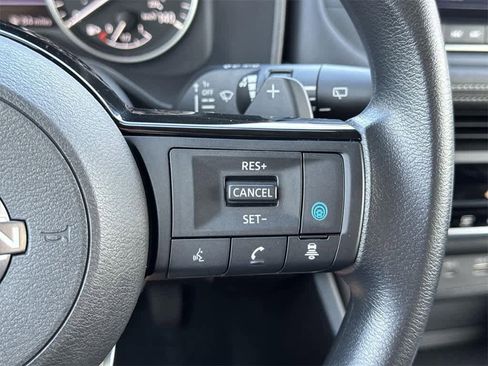 Used 2023 Nissan Rogue SV image 14