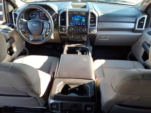 Used 2019 Ford F250 XLT w/ XLT Premium Package image 10