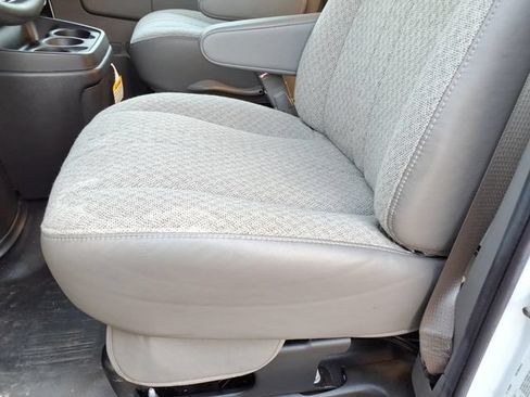 Used 2022 Chevrolet Express 3500 w/ Power Convenience Package RWD image 15