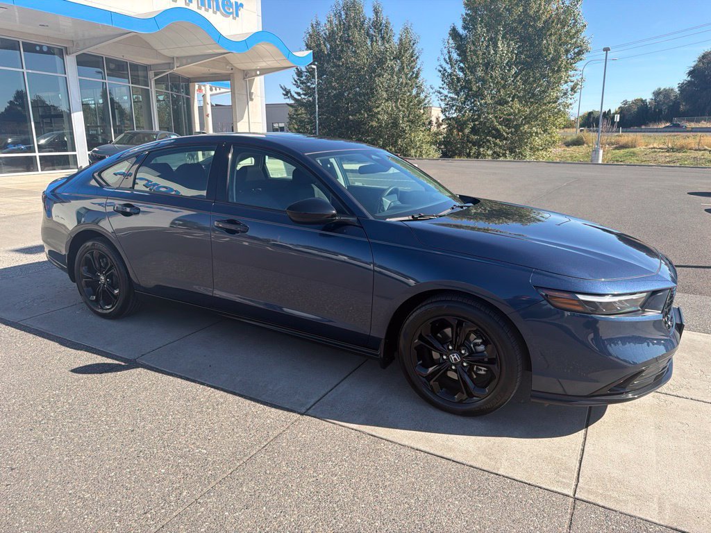 Used 2025 Honda Accord SE image 2