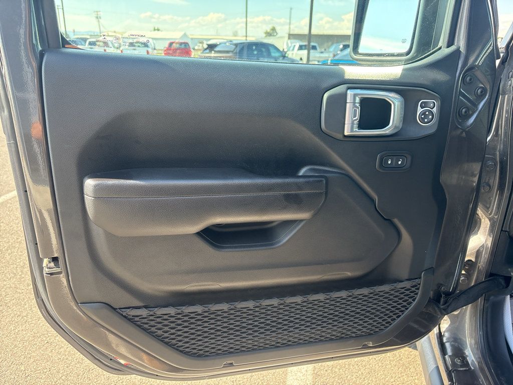 Used 2021 Jeep Wrangler Sport AWD/4WD image 10