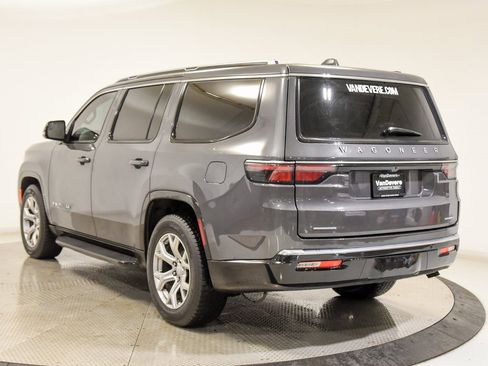 Used 2022 Jeep Wagoneer Series II w/ Rear Seat Video Group 1 image 9