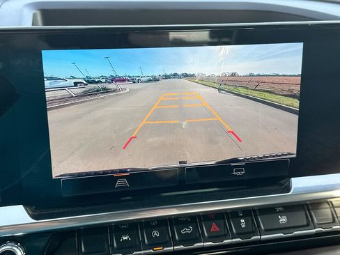 Used 2024 GMC Sierra 1500 SLT image 17