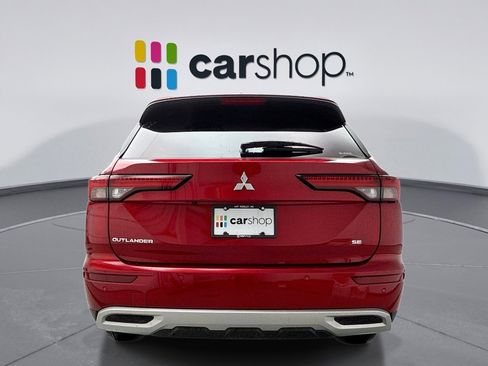 Used 2024 Mitsubishi Outlander SE Black Edition image 4