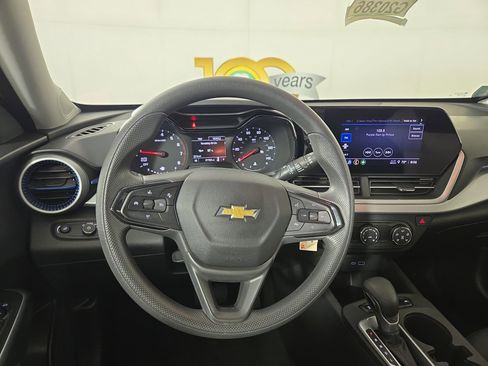 Certified 2024 Chevrolet Trax LS FWD image 14