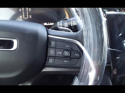 New 2024 Jeep Grand Cherokee L Limited image 19