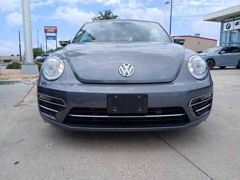 Used 2019 Volkswagen Beetle 2.0T SE FWD image 2