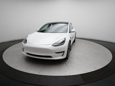 Used 2021 Tesla Model 3 Standard Range Plus image 32