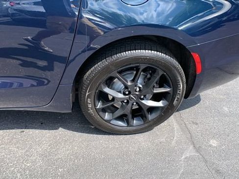 Used 2023 Chrysler Pacifica Limited w/ Uconnect Theater Family Group AWD/4WD image 29