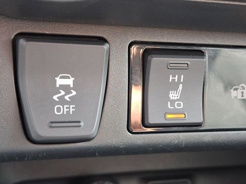 Used 2023 Toyota RAV4 XLE image 27