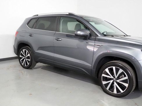 Used 2024 Volkswagen Taos SE image 38