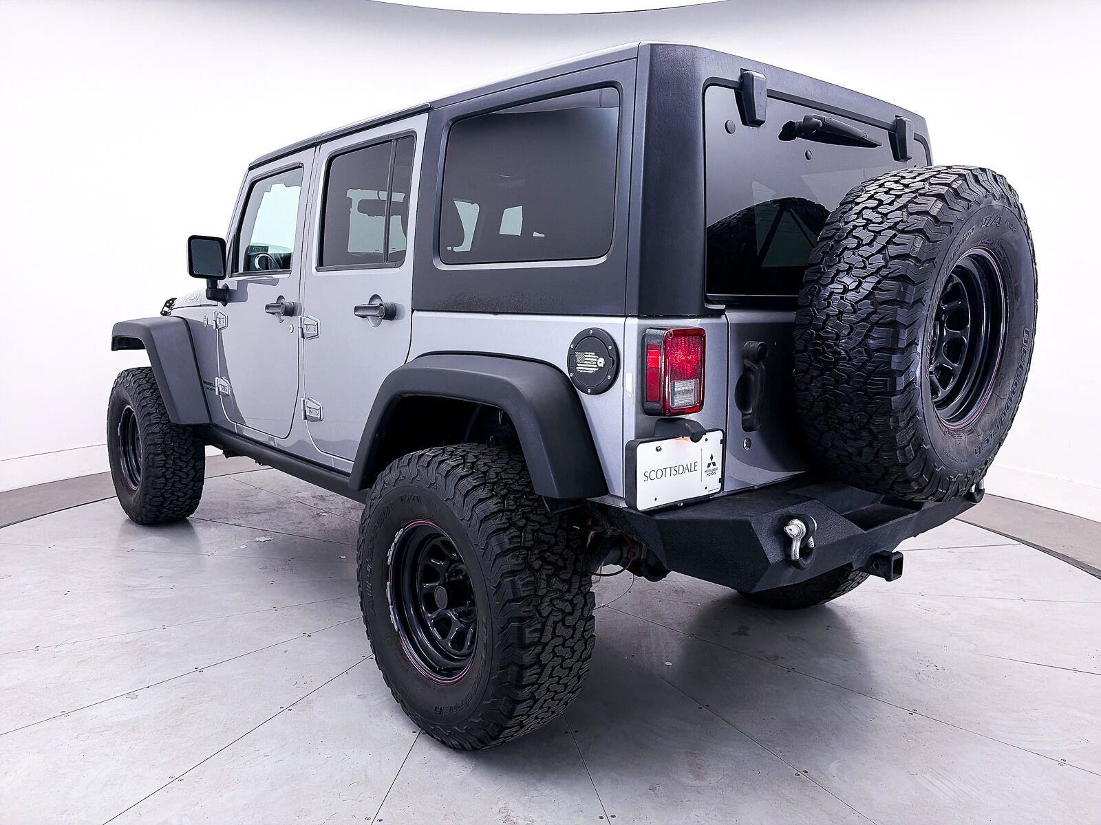 Used 2017 Jeep Wrangler Unlimited Rubicon AWD/4WD image 9