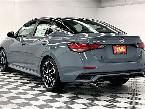 New 2025 Nissan Sentra SR w/ SR Premium Package FWD image 8