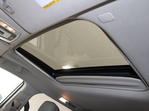 Used 2024 Toyota Sienna XLE image 50