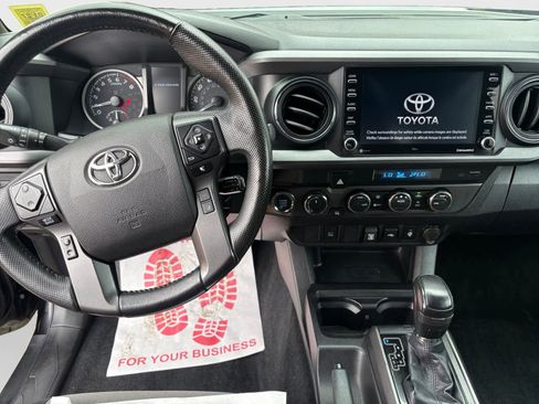 Used 2023 Toyota Tacoma TRD Off-Road w/ Black Out Package (TMS) AWD/4WD image 12