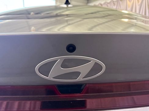 Certified 2026 Hyundai Elantra SE FWD image 14