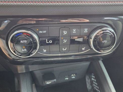 Used 2025 Chevrolet TrailBlazer RS w/ Convenience Package FWD image 18