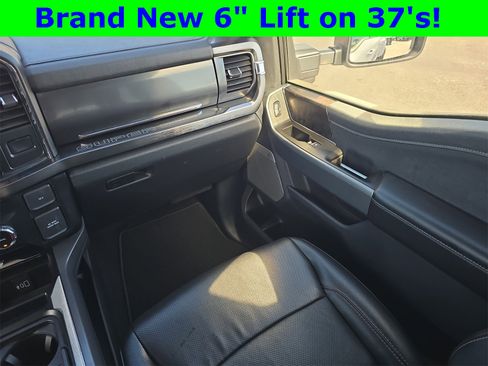 Used 2024 Ford F450 Lariat image 11