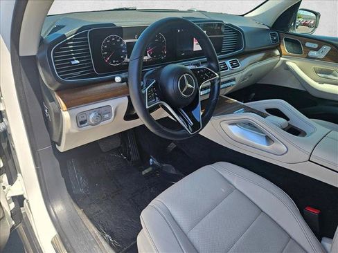 Used 2024 Mercedes-Benz GLE 350 4MATIC image 11