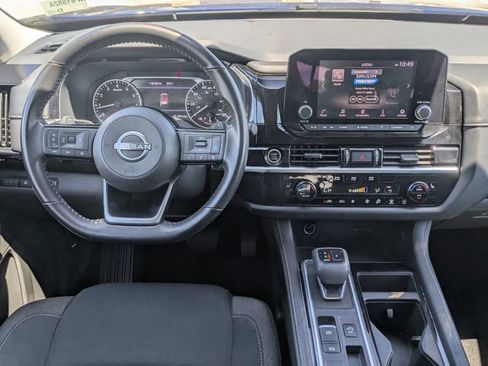 Used 2022 Nissan Pathfinder SV w/ SV Premium Package FWD image 34