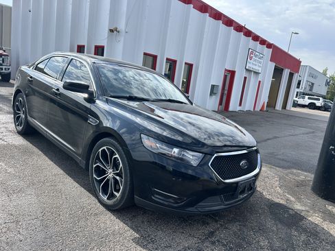Used 2018 Ford Taurus SHO AWD/4WD image 7