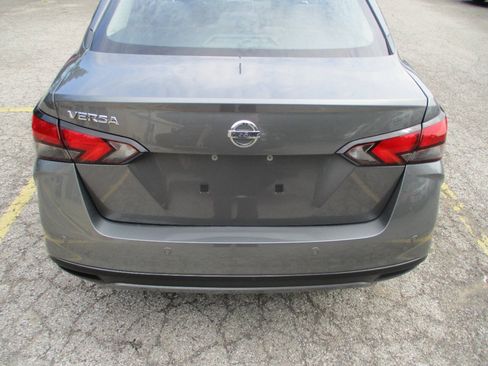 Used 2021 Nissan Versa S FWD image 18