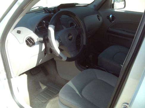 Used 2010 Chevrolet HHR LT FWD image 23