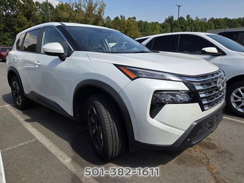 Used 2025 Nissan Rogue SV AWD/4WD image 3