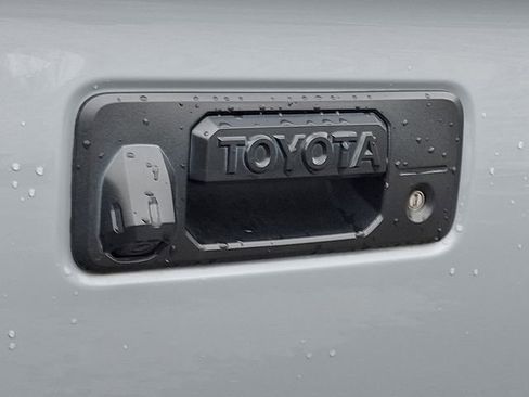 Used 2020 Toyota Tacoma TRD Sport w/ Blackout Package image 28