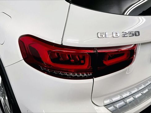 Used 2023 Mercedes-Benz GLB 250 4MATIC image 28