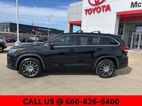 Used 2018 Toyota Highlander SE image 11