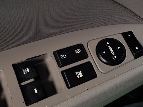 Used 2020 Hyundai Elantra SEL image 27