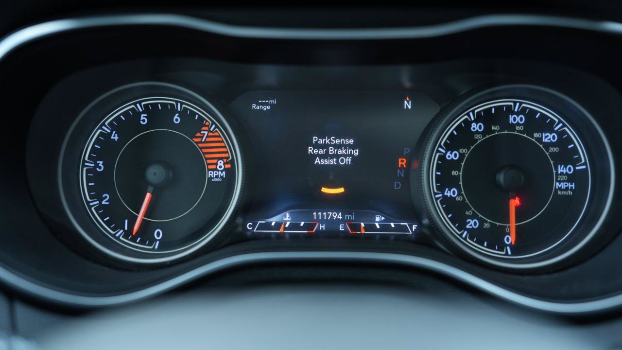 Used 2019 Jeep Cherokee Limited AWD/4WD image 20