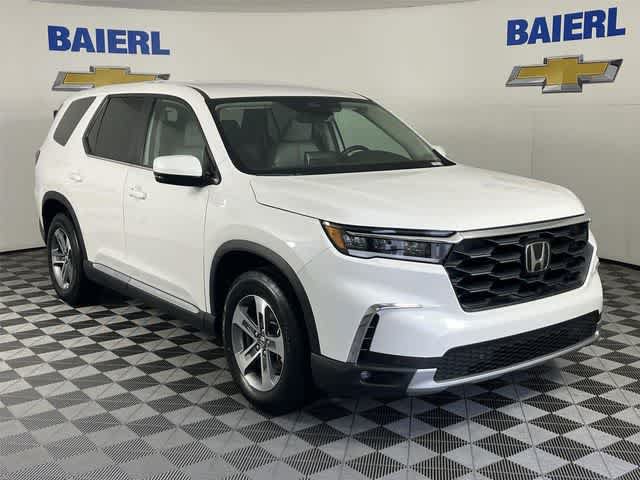 Used 2025 Honda Pilot EX-L image 6
