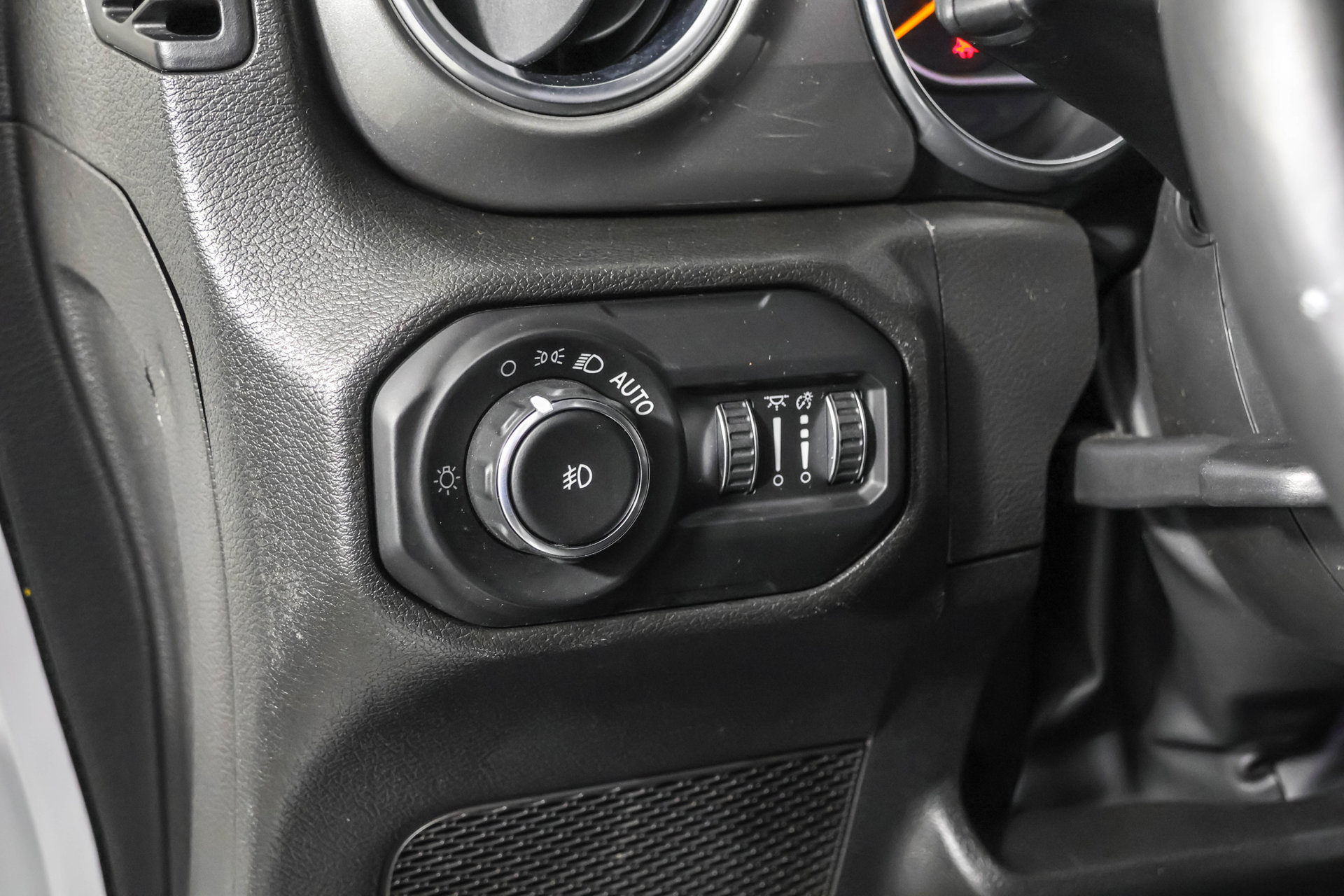 Used 2022 Jeep Wrangler Unlimited Sahara w/ Safety Group AWD/4WD image 26