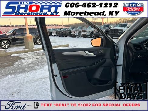 New 2026 Ford Escape SE w/ PHEV Premium Package FWD image 30