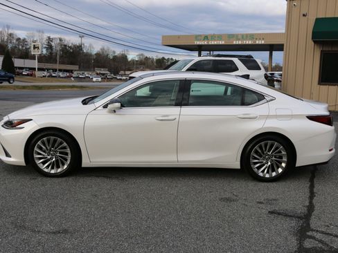 Used 2019 Lexus ES 350 Ultra Luxury image 2