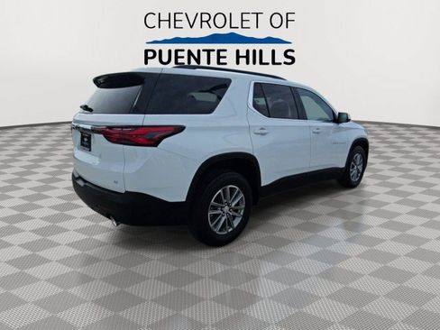 Used 2023 Chevrolet Traverse LT FWD image 8