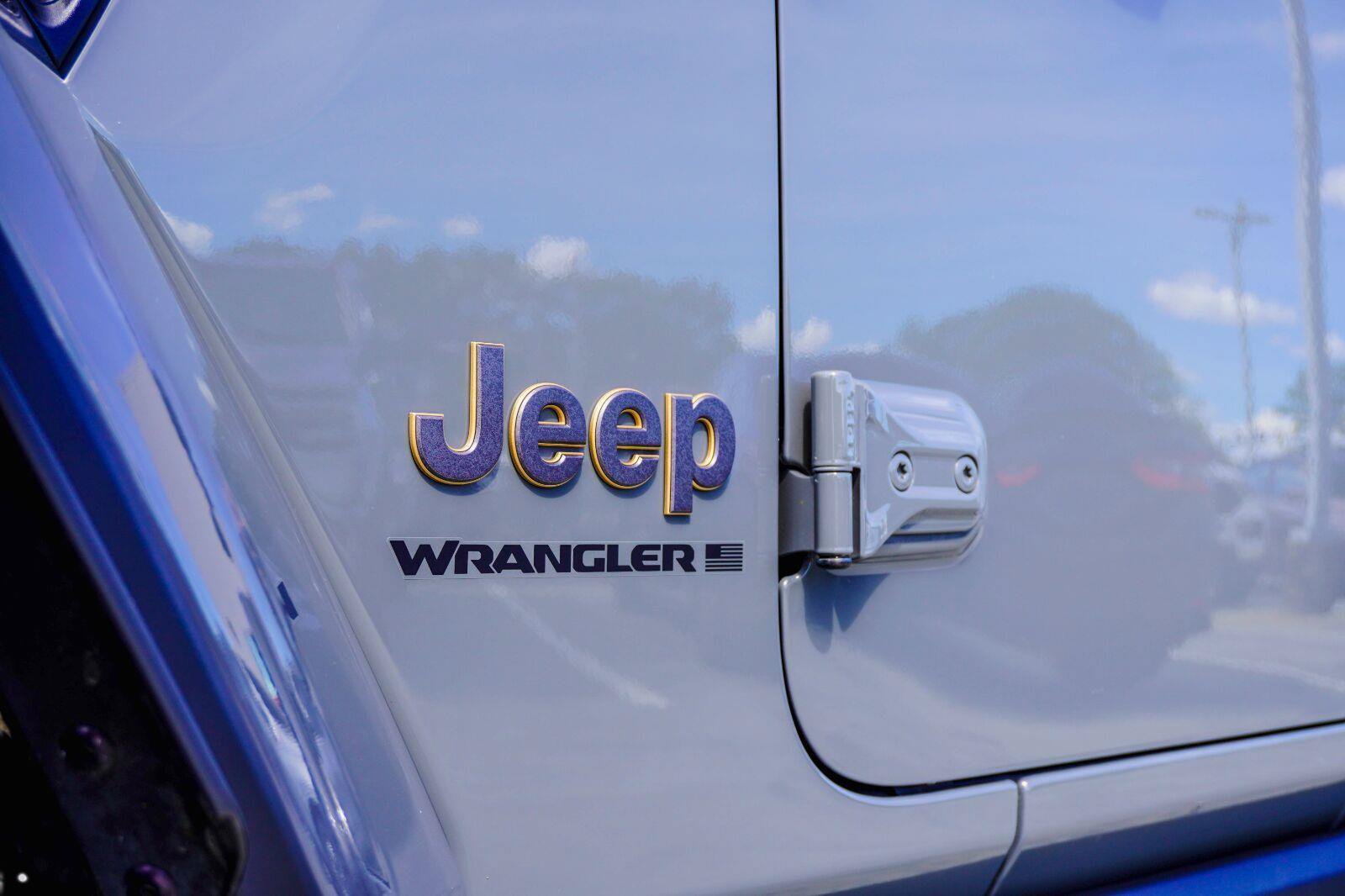 Used 2023 Jeep Wrangler Unlimited Rubicon 392 w/ Xtreme Recon 35" Tire Package AWD/4WD image 5