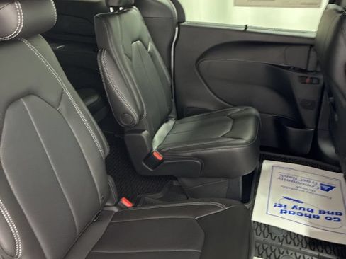 New 2026 Chrysler Voyager LX FWD image 25
