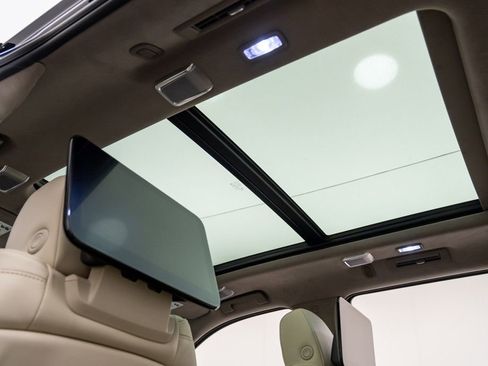 Certified 2024 Cadillac Escalade Sport Platinum w/ LPO, ONYX Package image 21